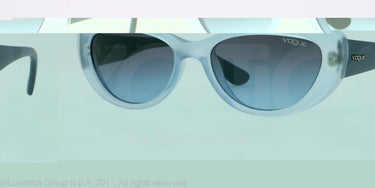 Vogue Zonnebril VO2817S Matte azure grey blue gradient