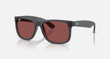 Ray-Ban Justin RB4165 687375 opaalgrijs met donkerpaarse glazen, schuin van voren
