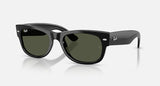 Ray-Ban Mega Wayfarer II RB0832S 901/31 zwart met groene glazen, schuin van voren