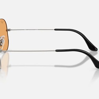 Ray-Ban Aviator RB3025 004/33 staalgrijs met oranje glazen, zijaanzicht