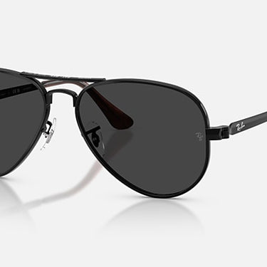 Ray-Ban Aviator Max RB3925 002/48 zwart, glazen in donkergrijs gepolariseerd – schuin vooraanzicht