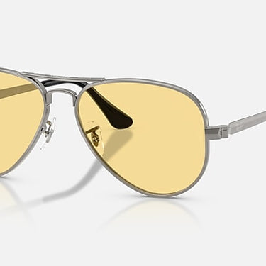 Ray-Ban Aviator Max Summer Capsule RB3925 004/R6 staalgrijs, glazen in geel – schuin vooraanzicht