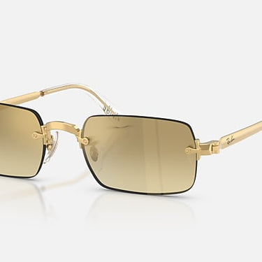 Ray-Ban RB3928 by A$AP Rocky 001/7I arista goud, glazen in bruin met kleurverloop en spiegelafwerking – schuin vooraanzicht