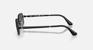 Ray-Ban RB3928 by A$AP Rocky 002/81 zwart, glazen in donkergrijs gepolariseerd – zijaanzicht