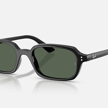 Ray-Ban Zuri RB4455 667771 zwart – schuin vooraanzicht