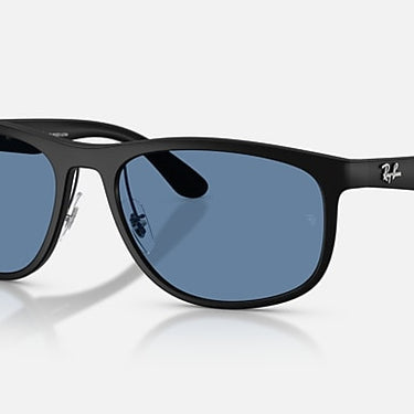 Ray-Ban RB4468 601S1C Liteforce zandzwart – schuin vooraanzicht