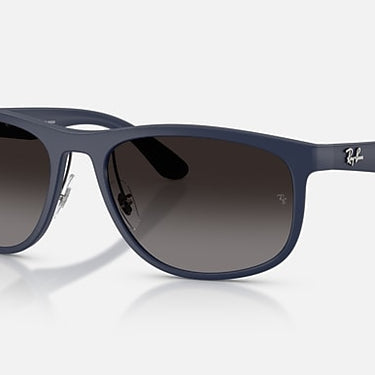 Ray-Ban RB4468 6331T3 Liteforce zanddonkerblauw – schuin vooraanzicht