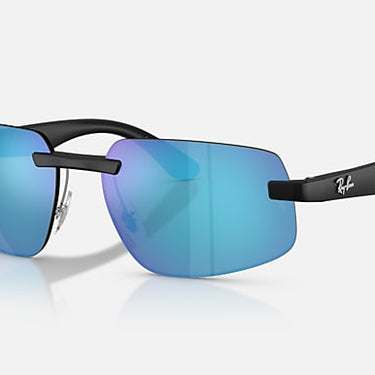 Ray-Ban RB4475CH 601SA1 Polarized+ zandzwart – schuin vooraanzicht
