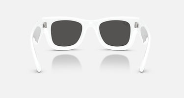 Ray-Ban RB4940B 686387 Wayfarer Puffer Crystal wit met strass – achteraanzicht