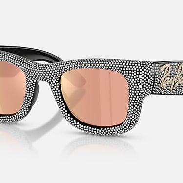 Ray-Ban RB4940BP 68657J Wayfarer Puffer Crystal Pavé zwart – schuin vooraanzicht